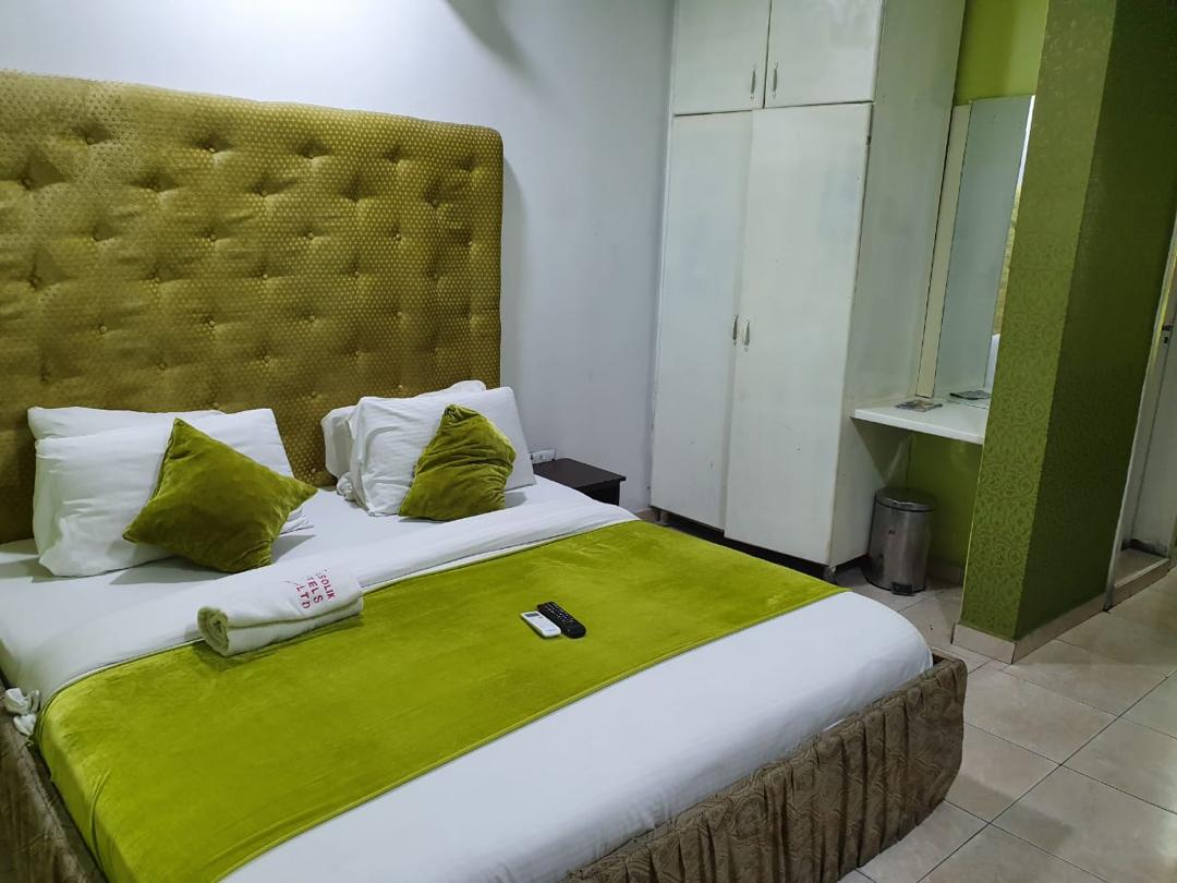 Room image 1